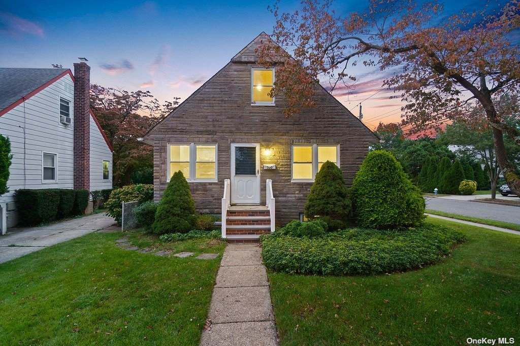 300 White Avenue - Photo 1
