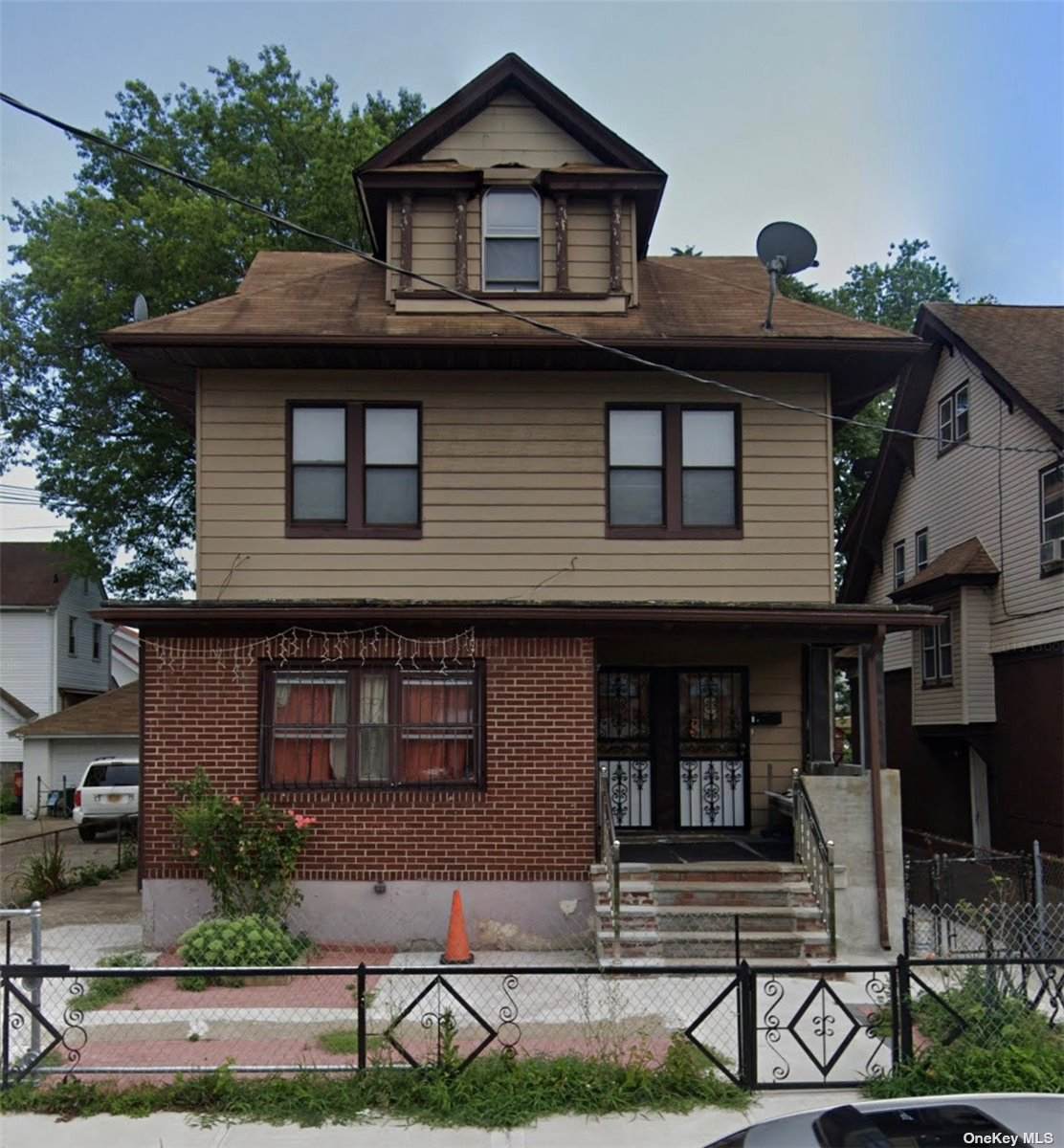 193-10 100th Ave - Photo 1