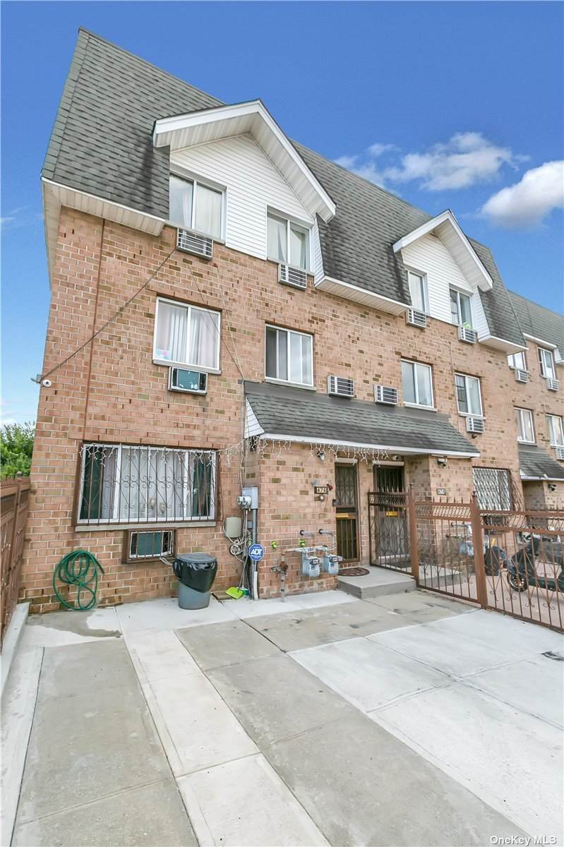 476 186th Street - Photo 1