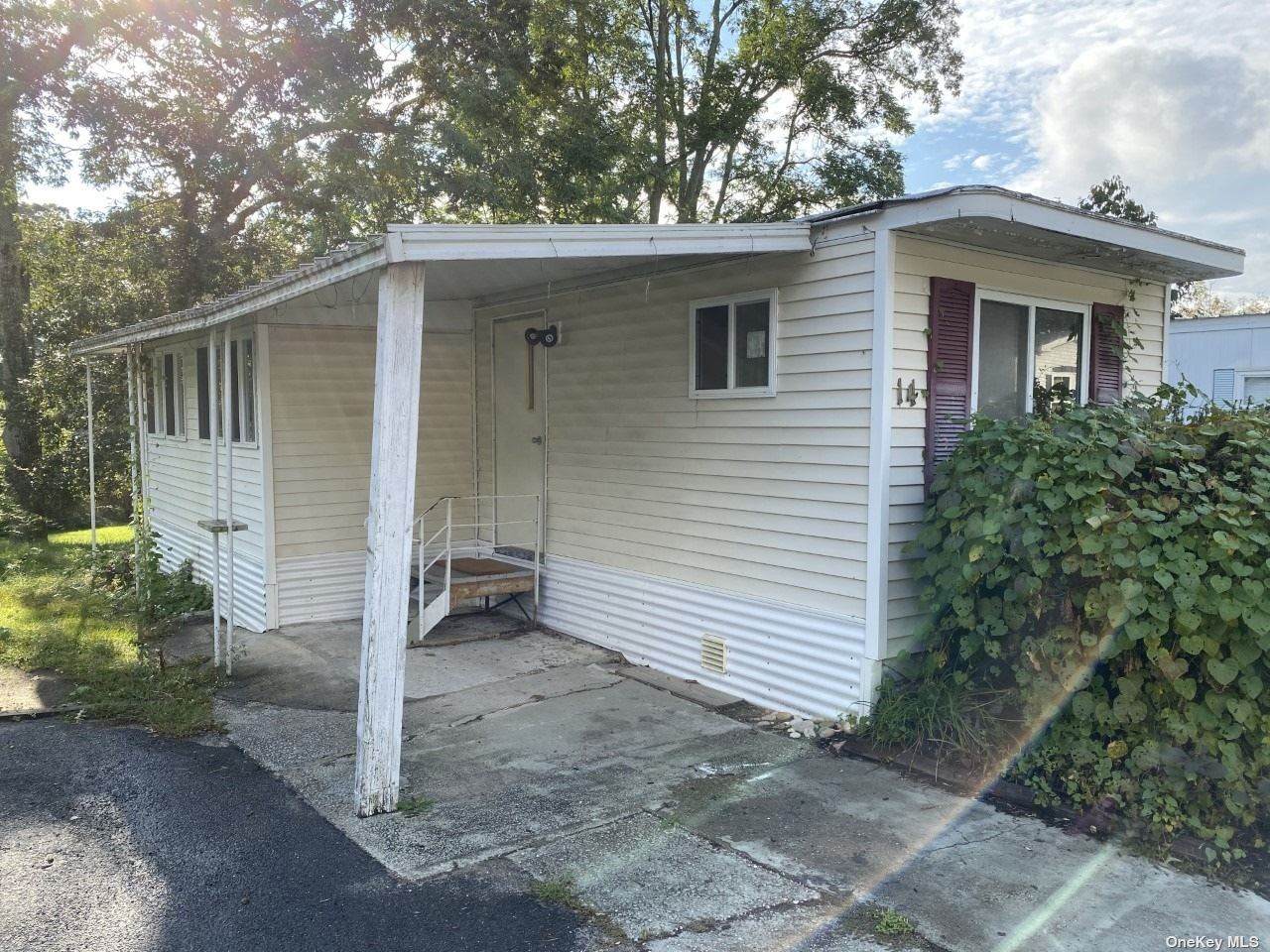 37-14 Hubbard Avenue - Photo 1