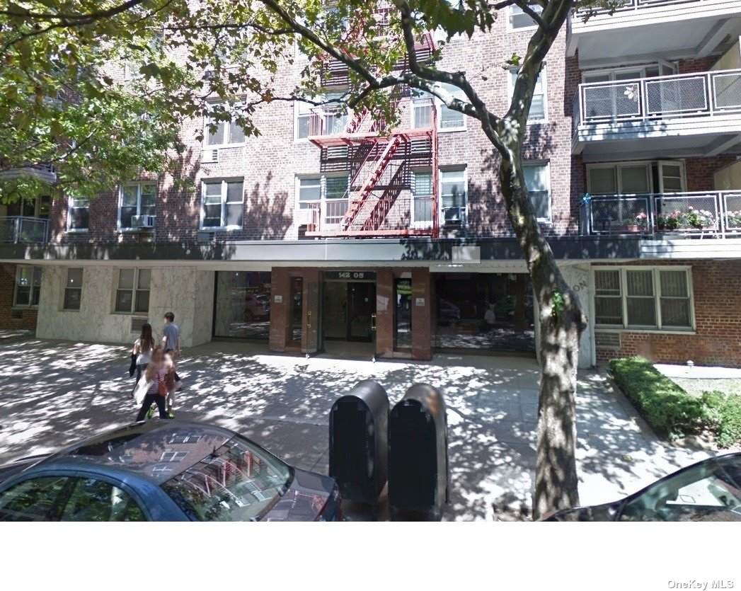 142-05 Roosevelt Avenue - Photo 1