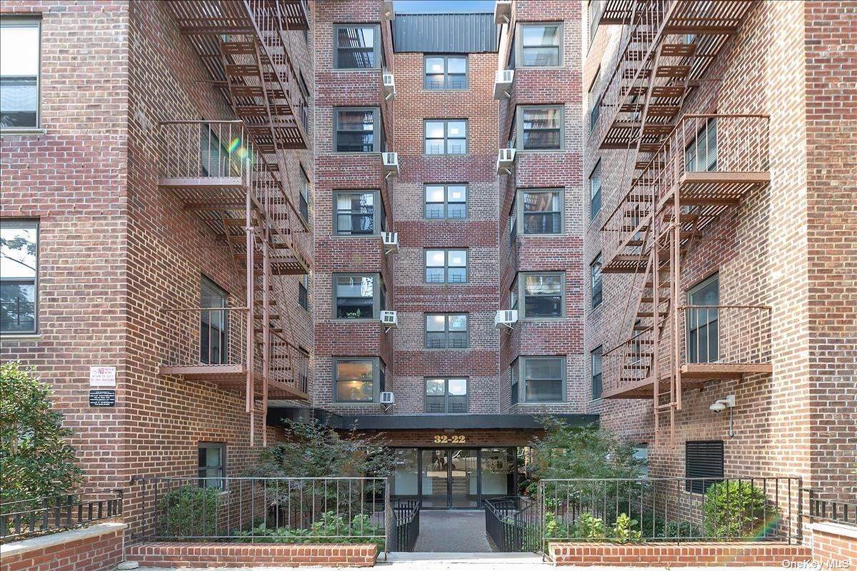 32-22 92nd Street - Photo 1
