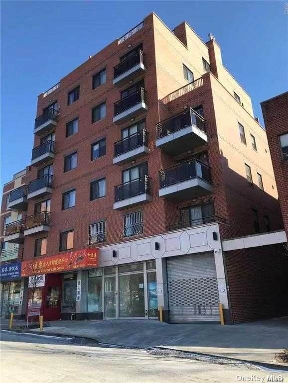 132-08 Pople Avenue - Photo 1
