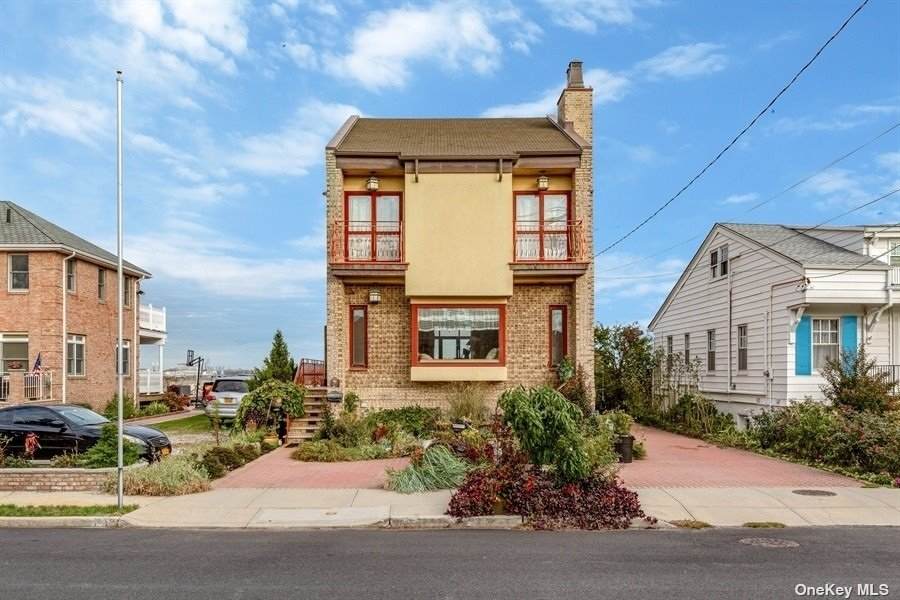 142-10 Cronston Avenue - Photo 1