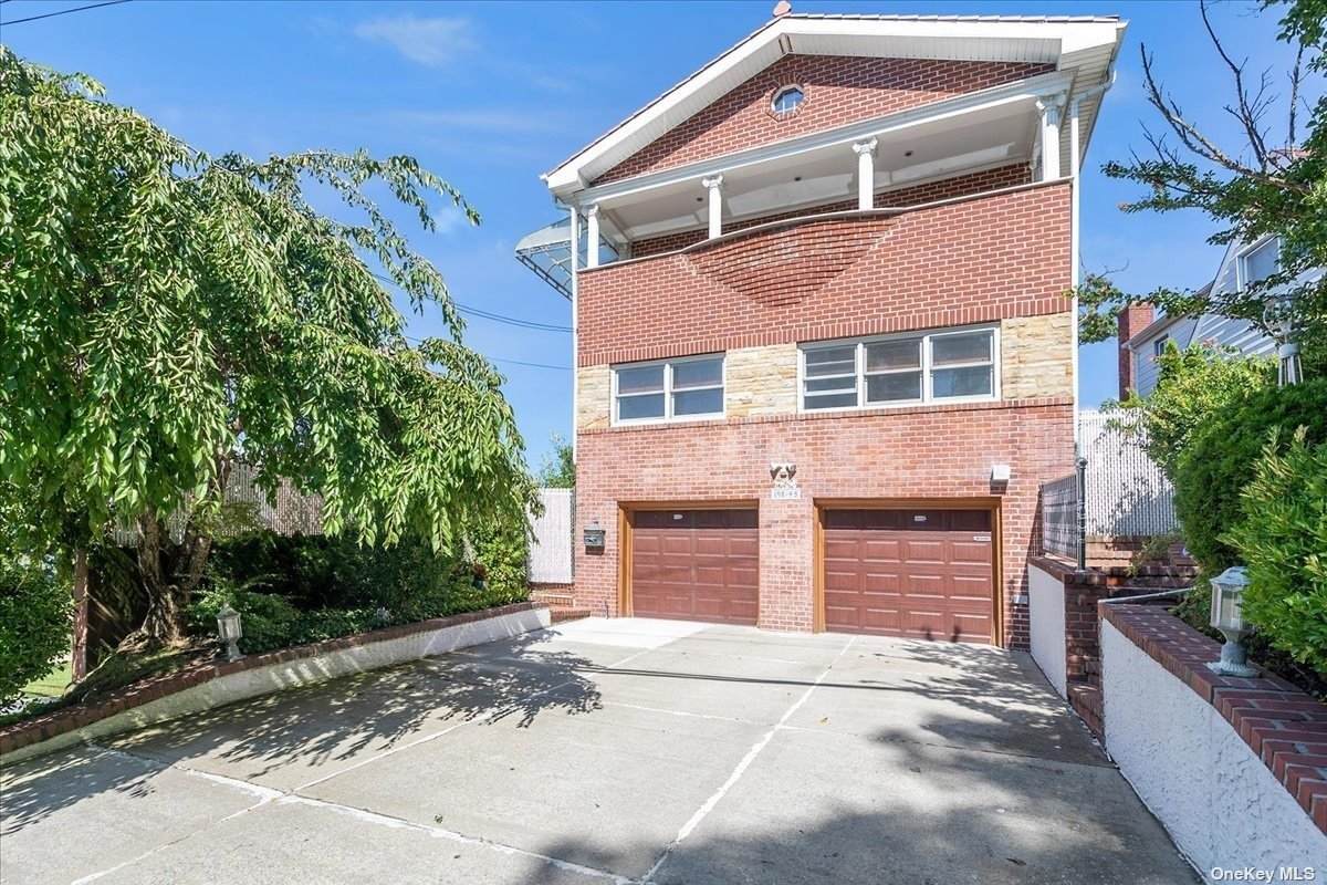 198-45 Dunton Avenue - Photo 1