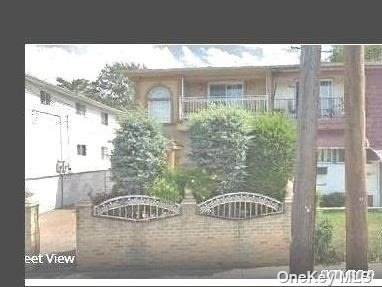 22-27 Edgemere Avenue - Photo 1