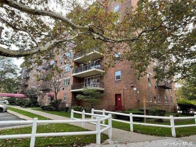 151-31 88th Street - Photo 1