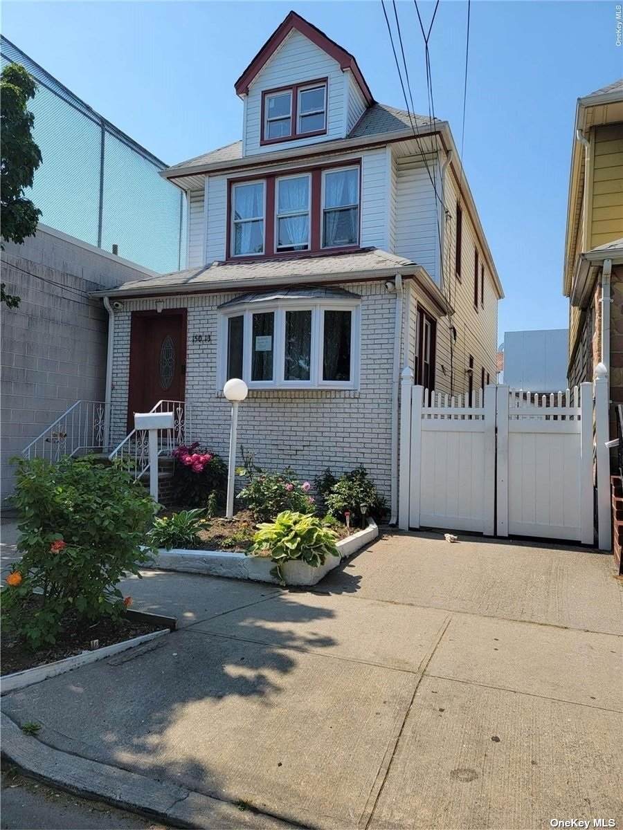 150-16 118 Ave - Photo 1