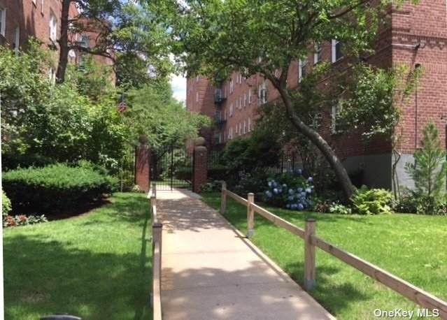 36 Cathedral Avenue - Photo 1