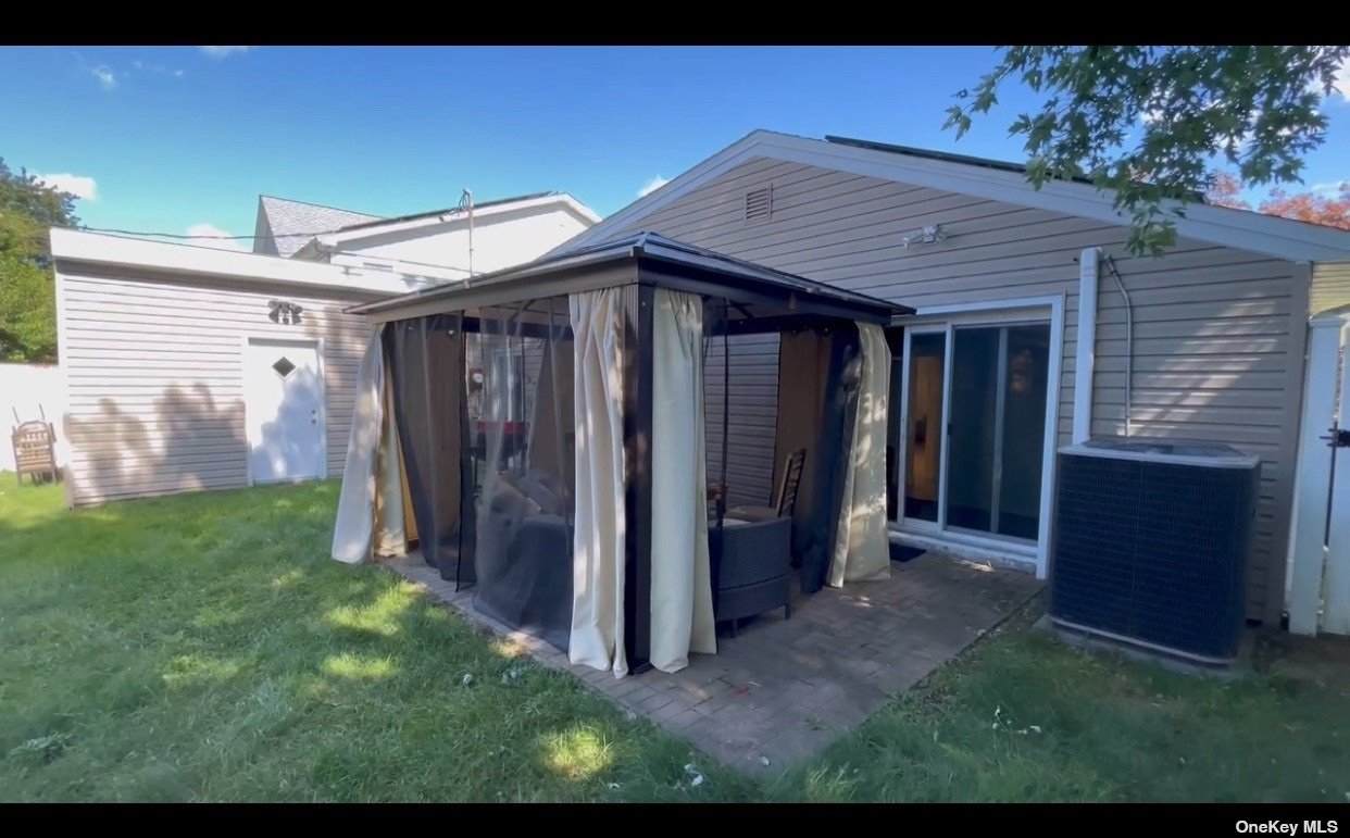 390 Argyle Road - Photo 1