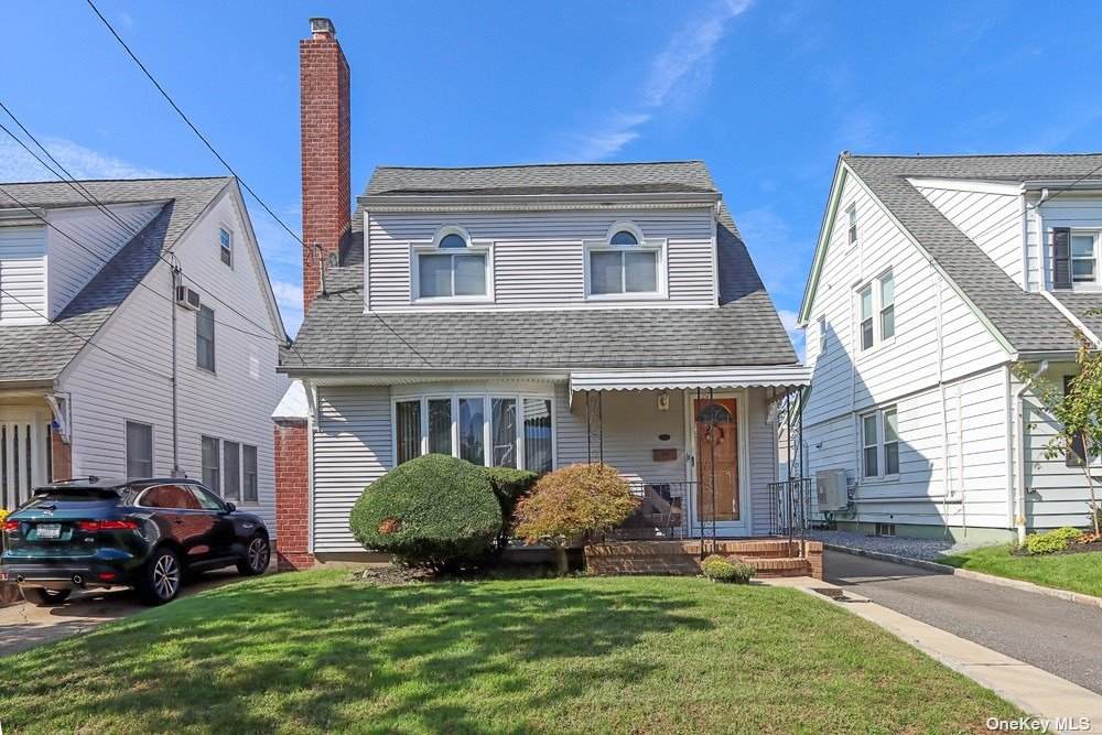 220 Campbell Avenue - Photo 1