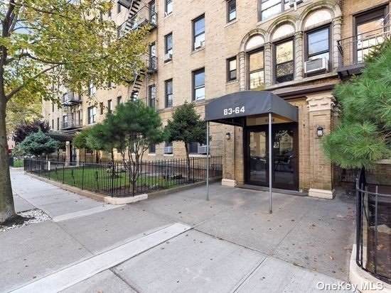 83-64 Talbot Street - Photo 1
