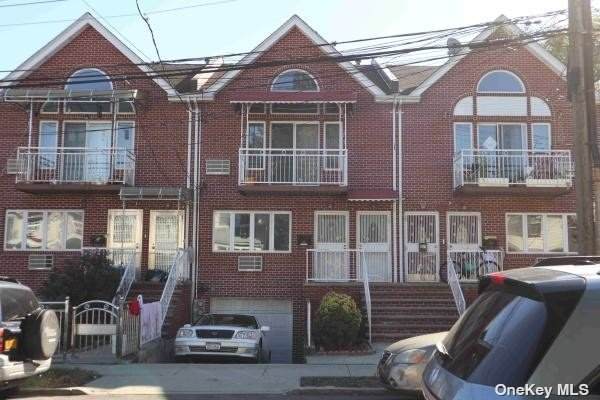 137-36 Laburnum Ave - Photo 1