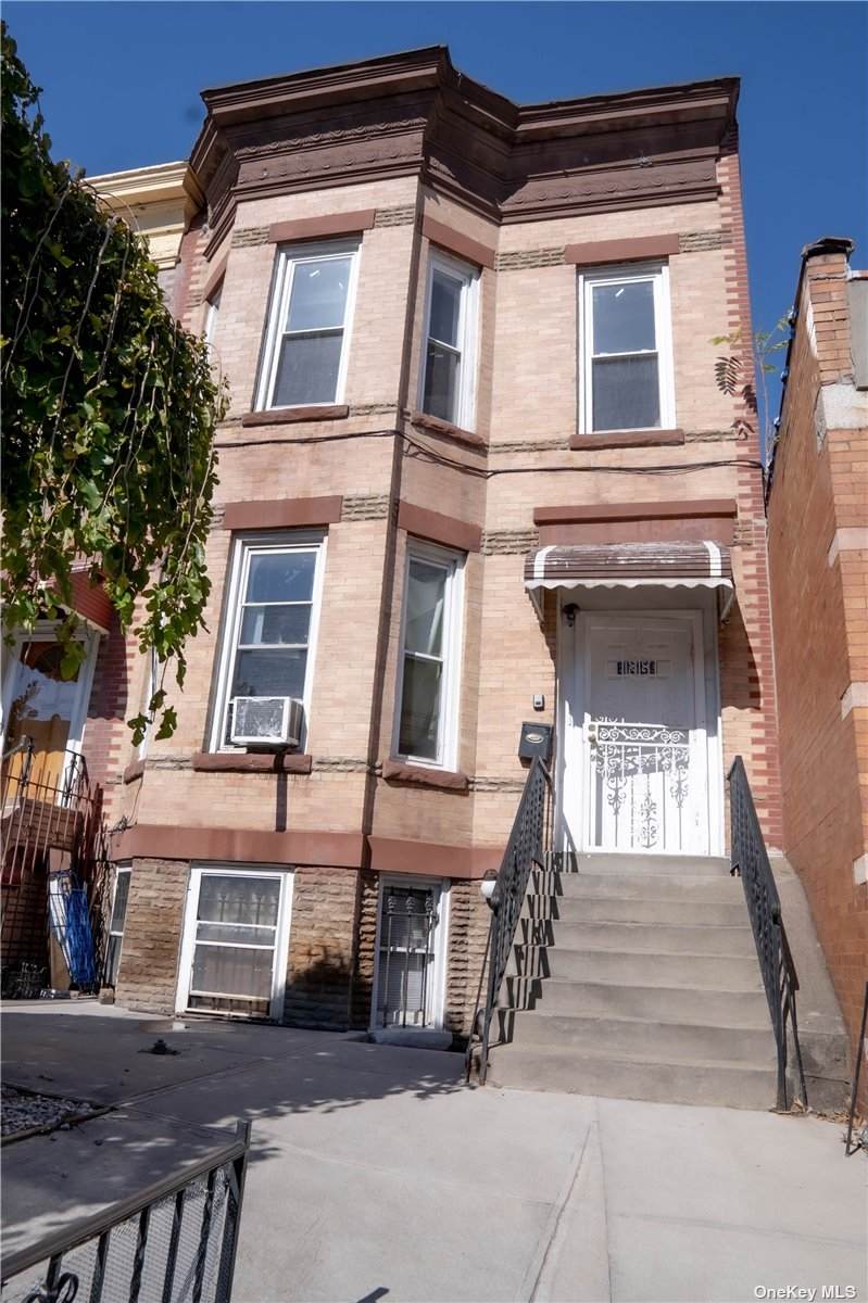 2913 Clarendon Road - Photo 1