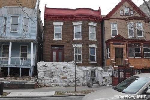 1360 Teller Avenue - Photo 1