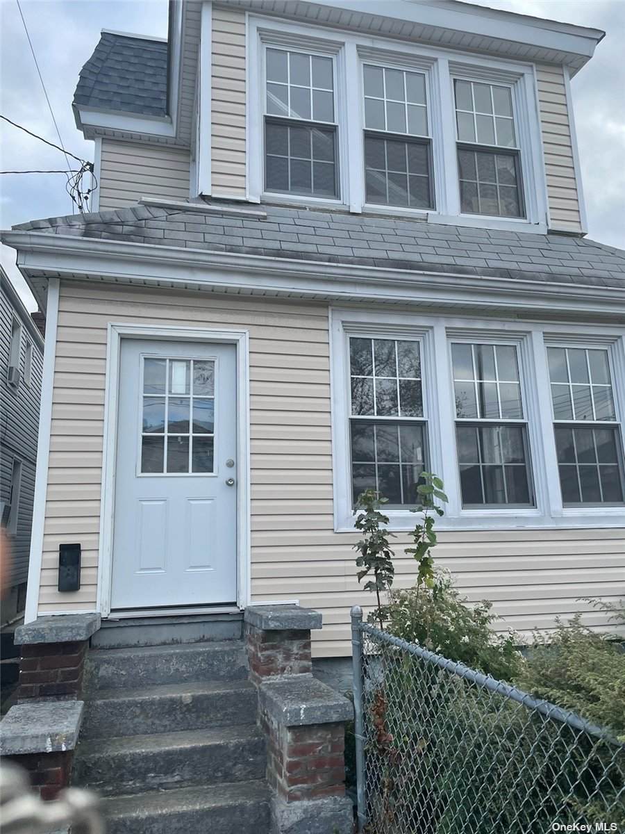114-02 95th Avenue - Photo 1