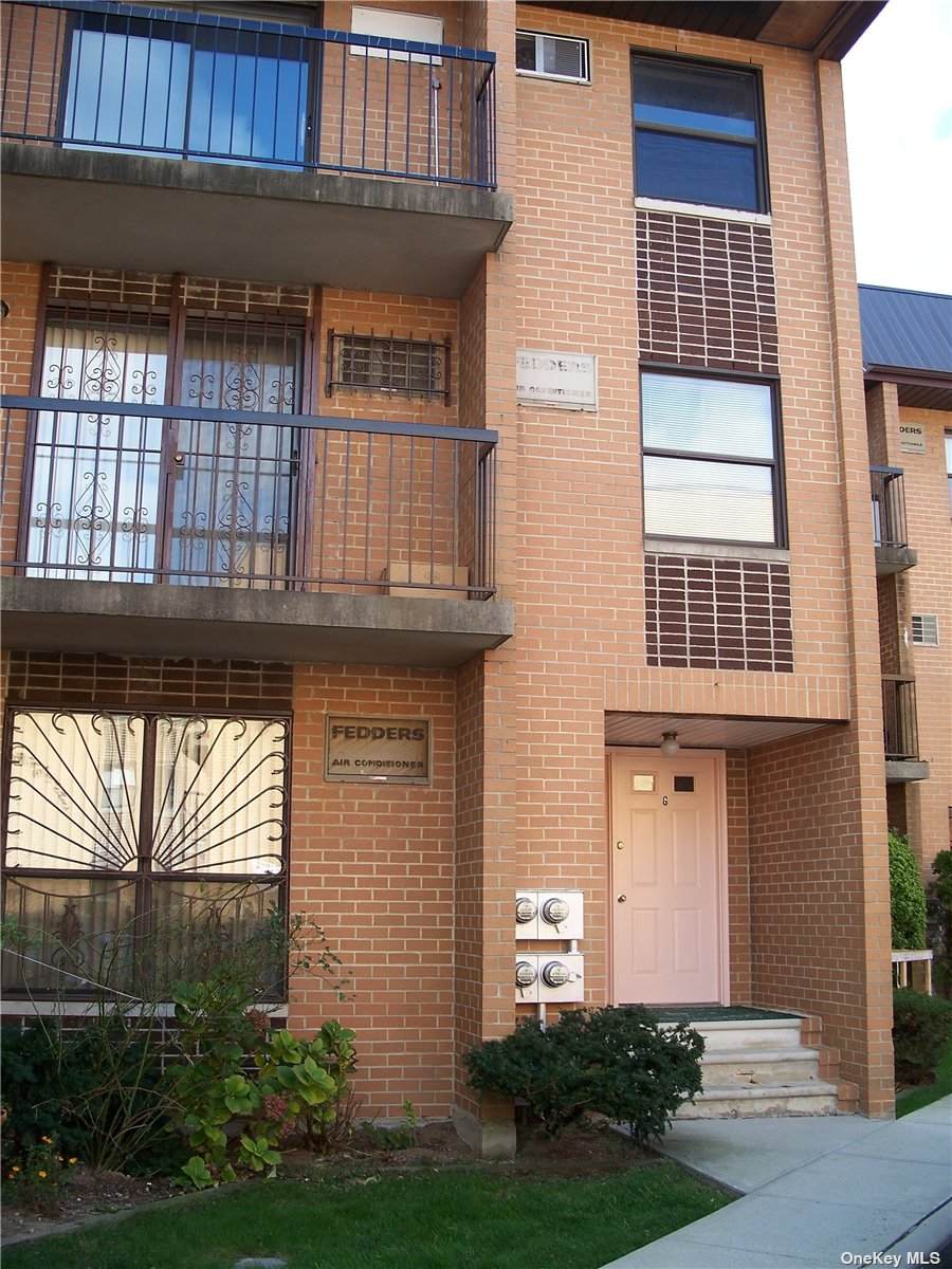 75-32 Parsons Boulevard - Photo 1