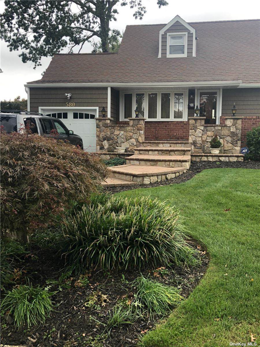 580 Garnet Street - Photo 1
