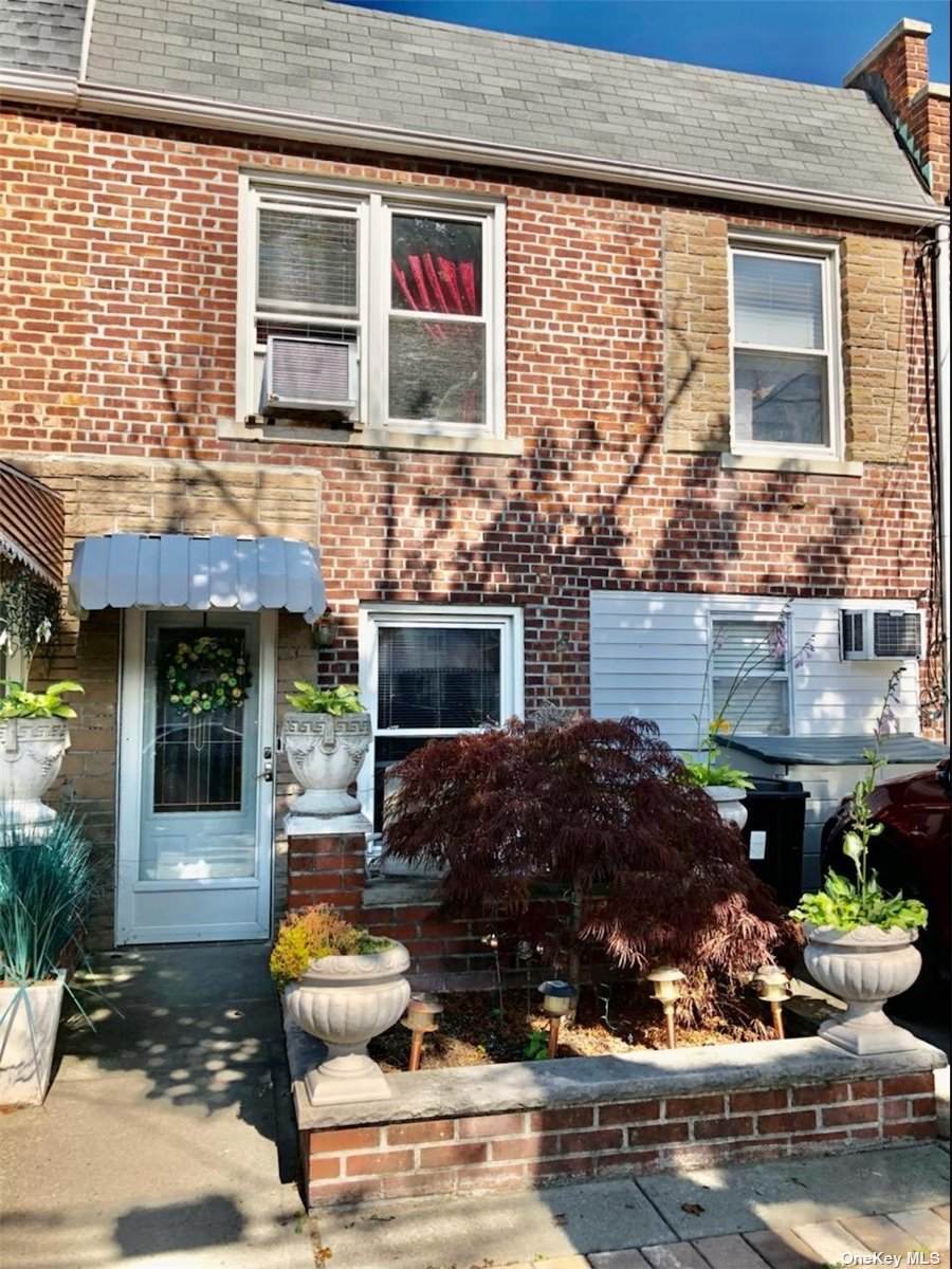 135-30 117th Street - Photo 1