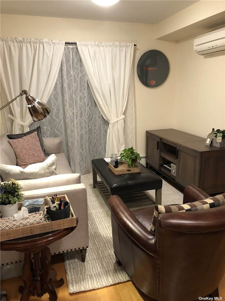 140-22 Beech Avenue - Photo 1