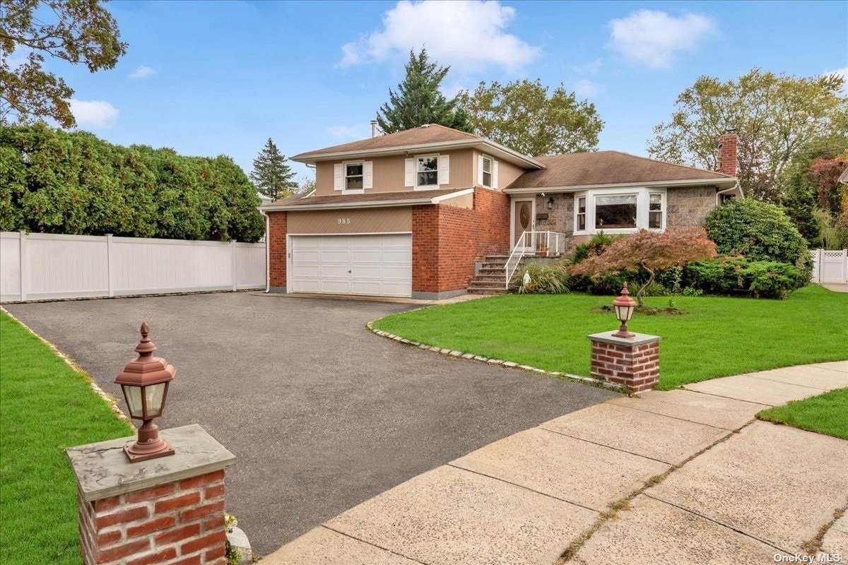 985 Mark Drive - Photo 1
