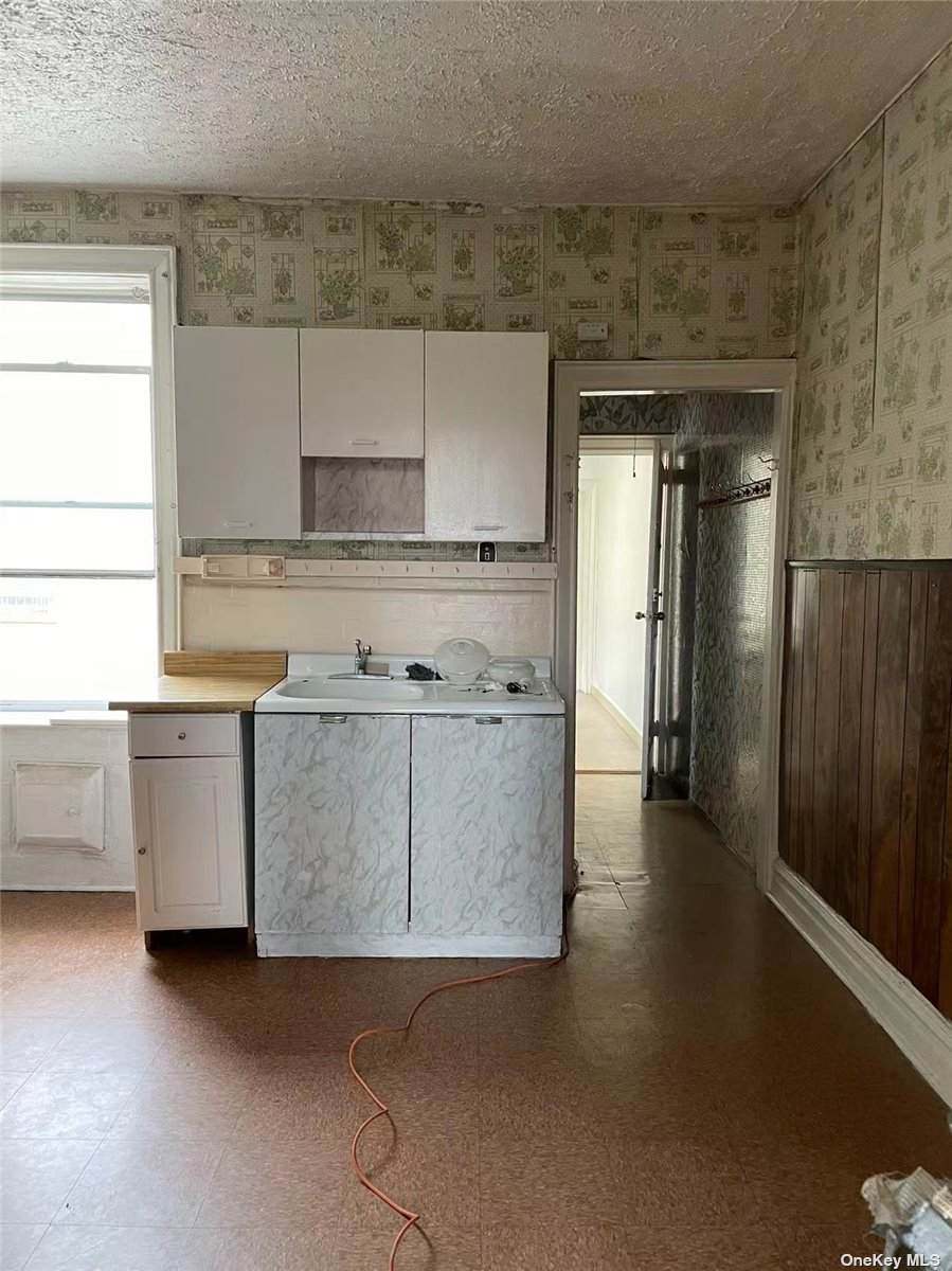 2036 62nd Street - Photo 1