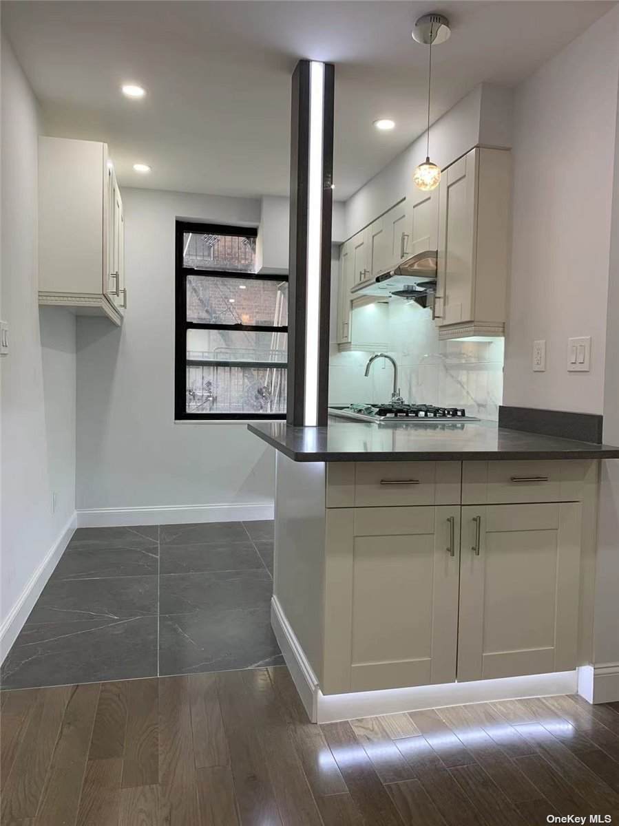 42-02 Layton Street - Photo 1