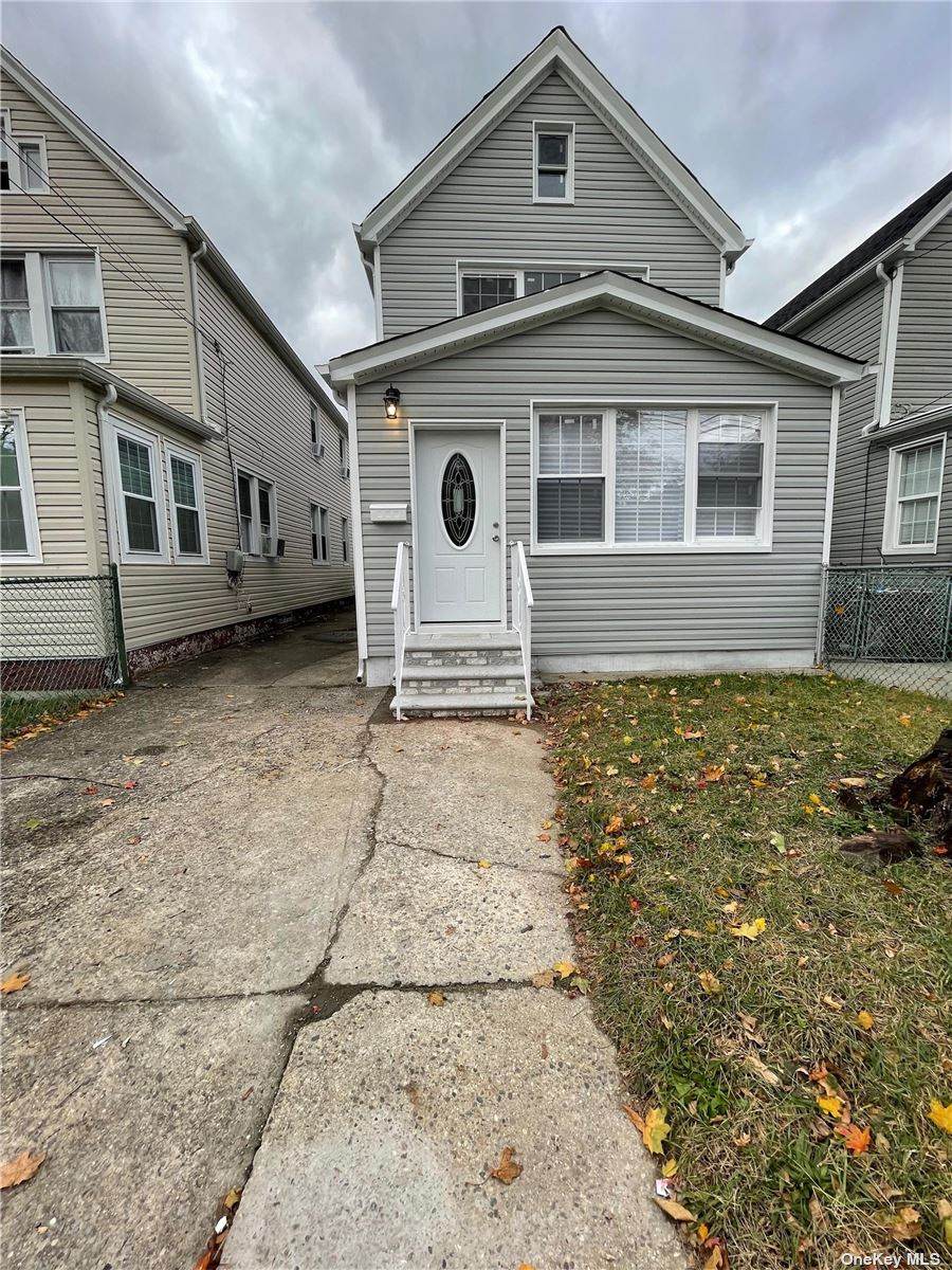 194-49 115th Road - Photo 1