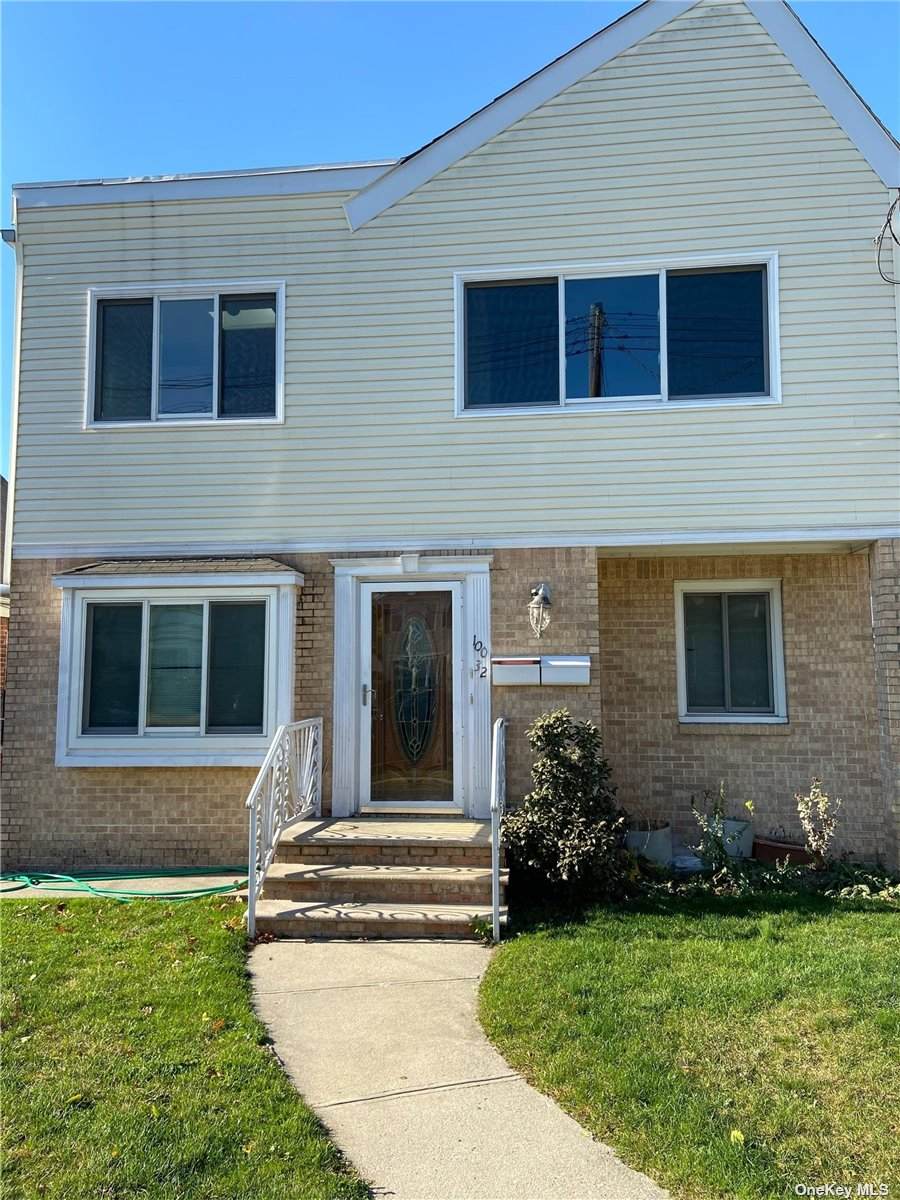 100-32 203rd Street - Photo 1