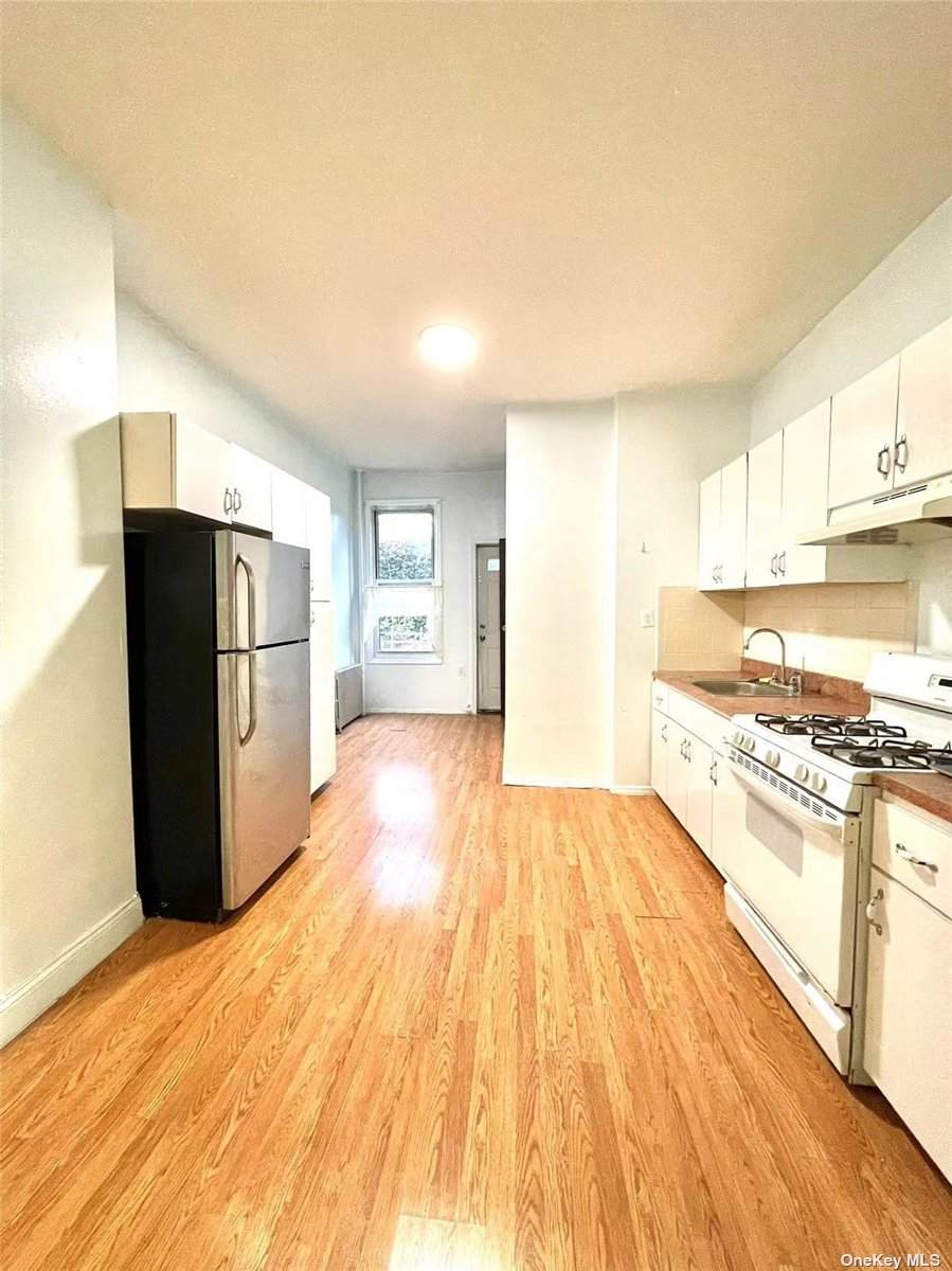 235 Richmond St - Photo 1