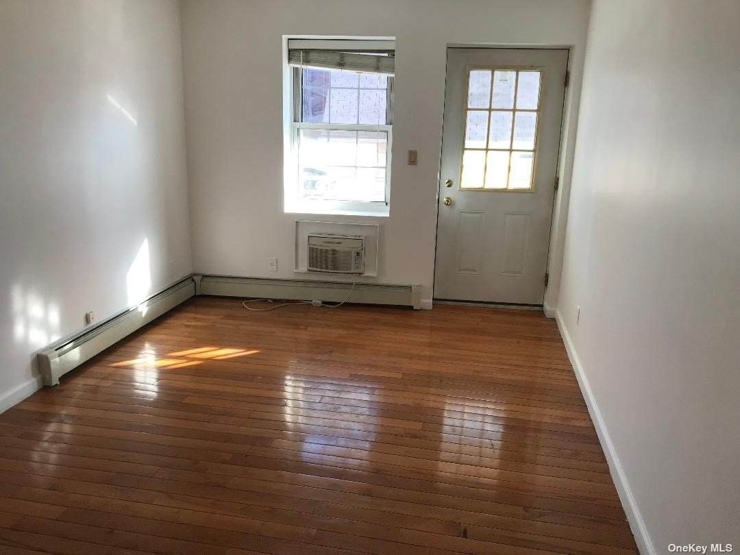 35-06 Leavitt Street - Photo 1