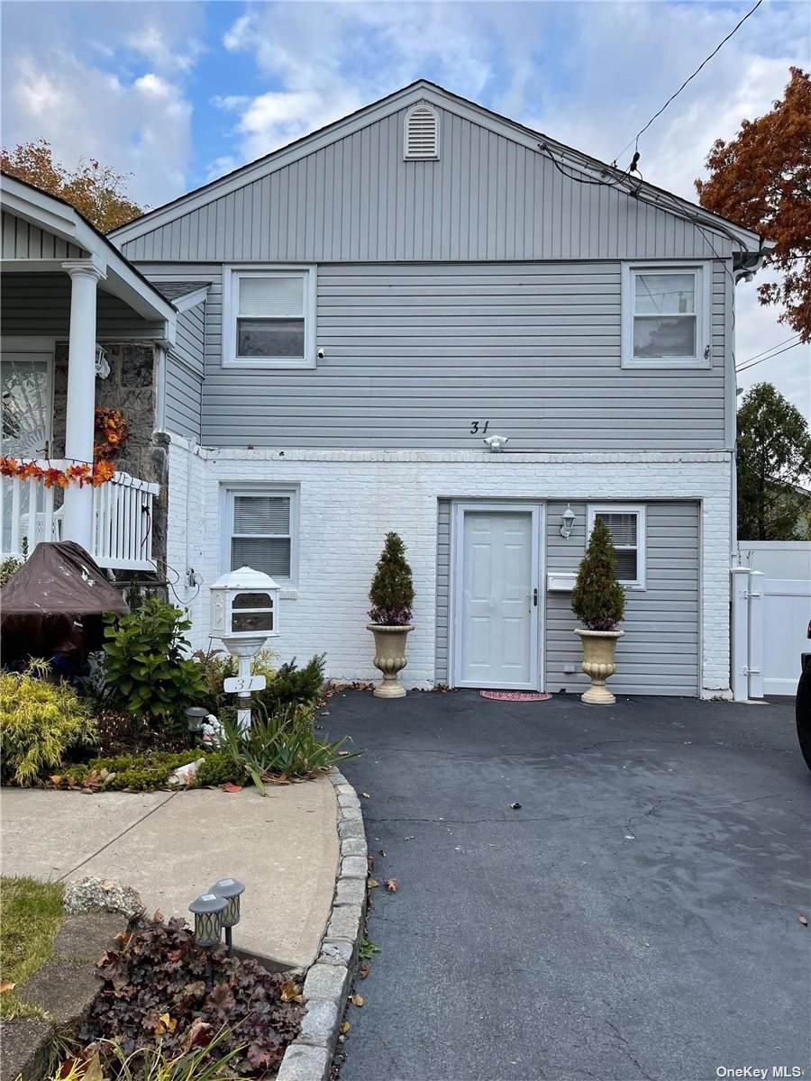 31 Nesaquake Avenue - Photo 1