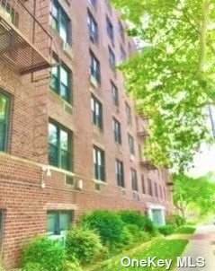 152-72 Melbourne Avenue - Photo 1