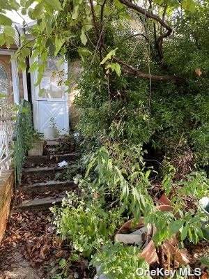 150-35 Coolidge Avenue - Photo 1