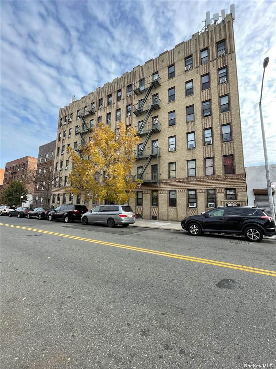 3747 61 Street - Photo 1