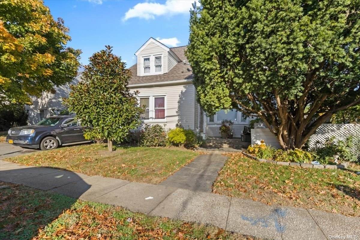 352 Scally Place - Photo 1