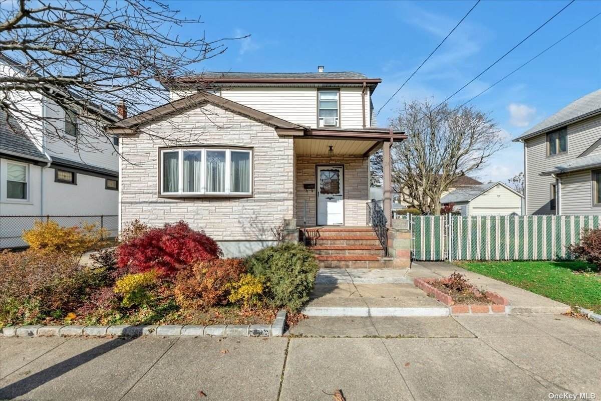 24 Liberty Avenue - Photo 1