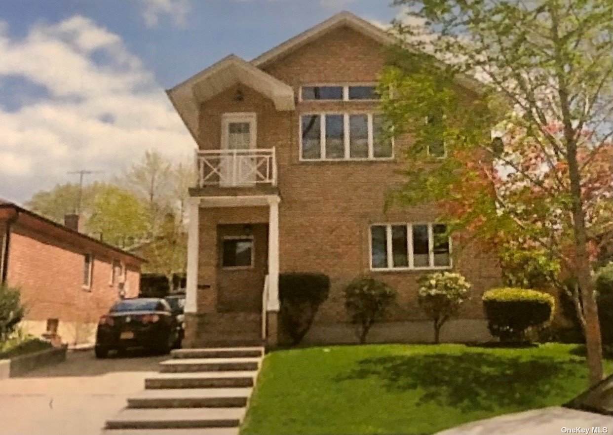 246-20 Van Zandt Avenue - Photo 1