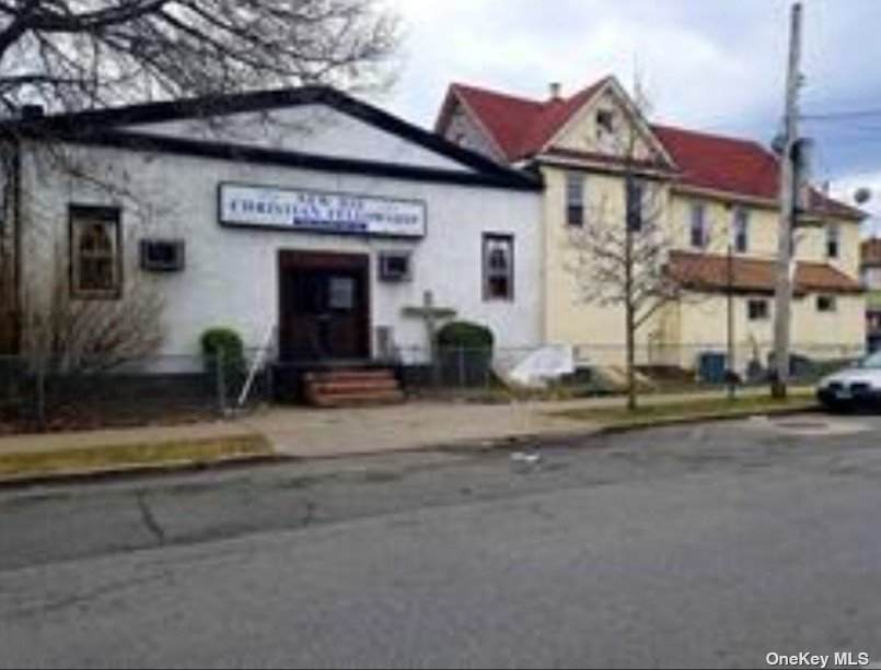 109-01 Sutphin Blvd - Photo 1