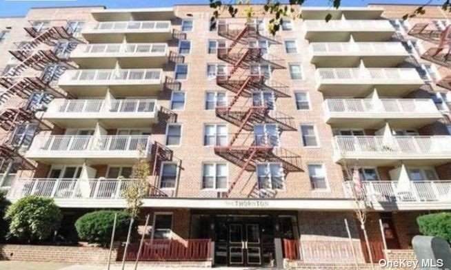 68-20 Selfridge Street - Photo 1