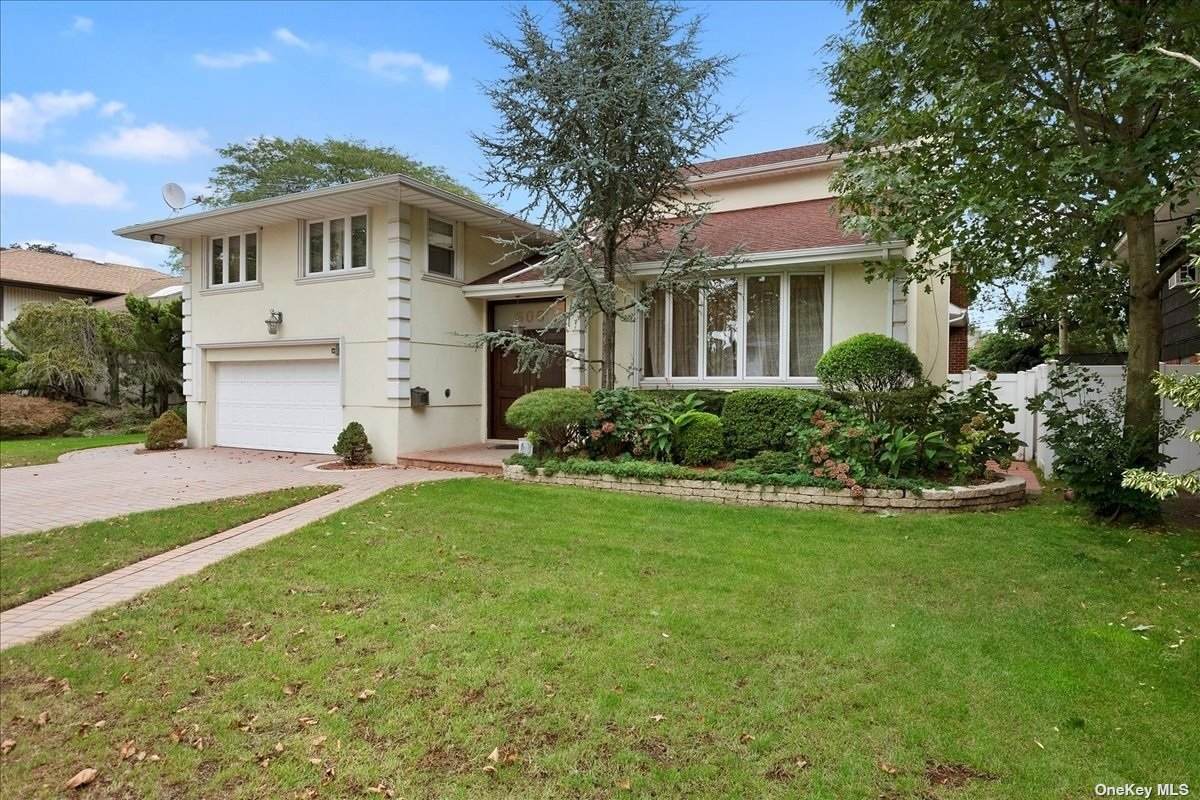 606 June Place - Photo 1