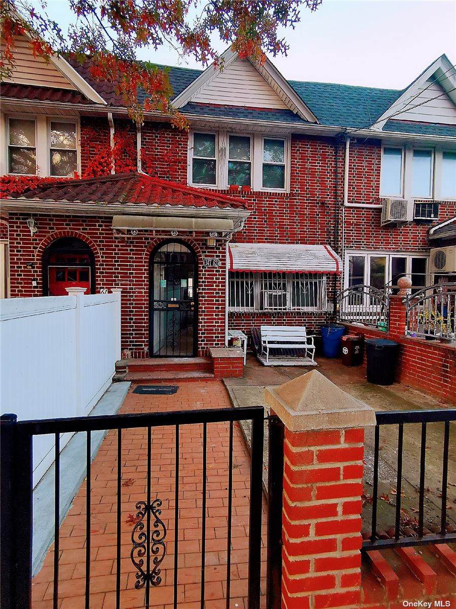 147-63 Hoover Avenue - Photo 1