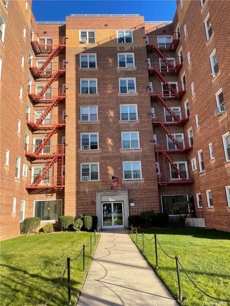 30-11 Parsons Boulevard - Photo 1