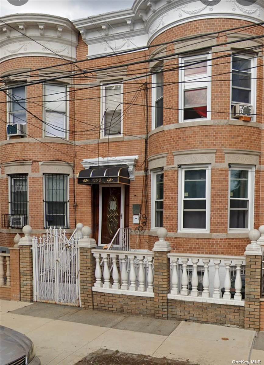293 Grant Avenue - Photo 1