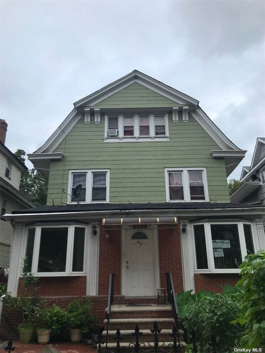 852 E 19th Street - Photo 1