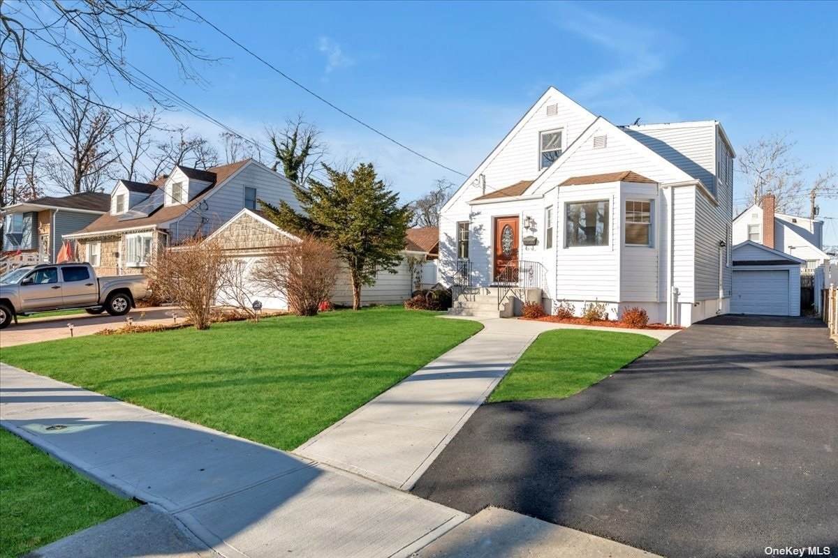 118 Montague Street - Photo 1