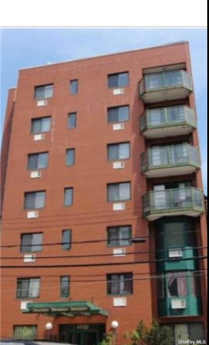 41-33 Parsons Boulevard - Photo 1