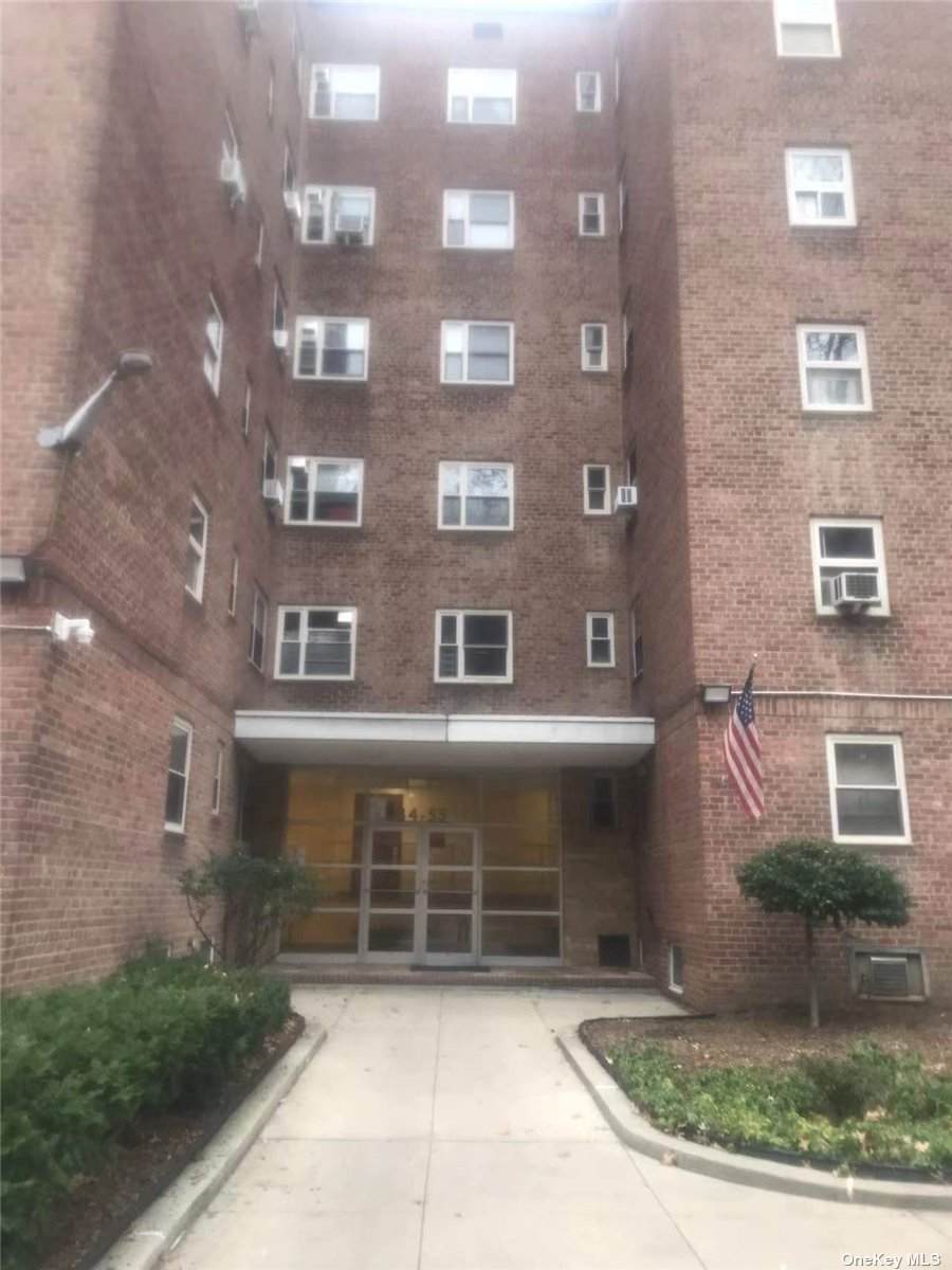 44-55 Kissena Boulevard - Photo 1