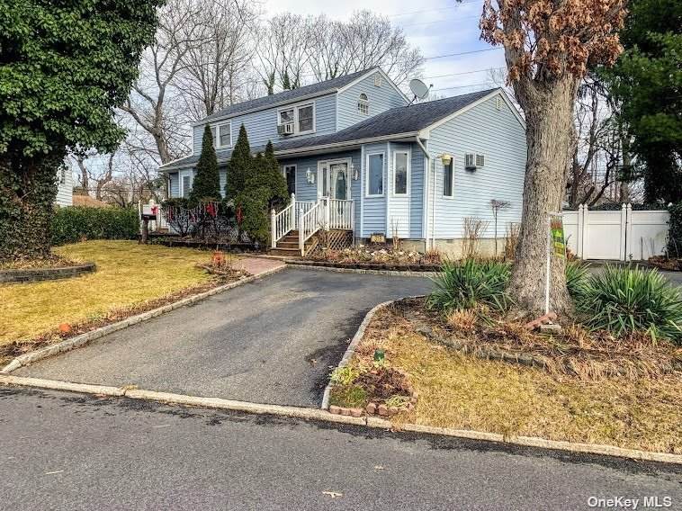 318 Eastwood Boulevard - Photo 1