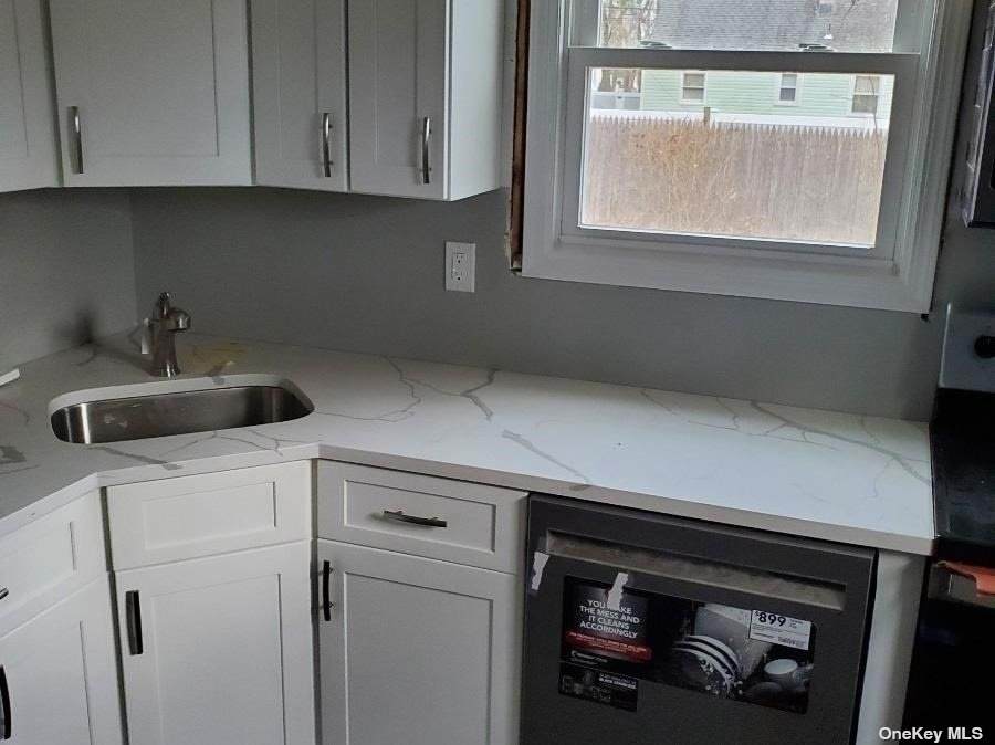 39 Andrews Avenue - Photo 1